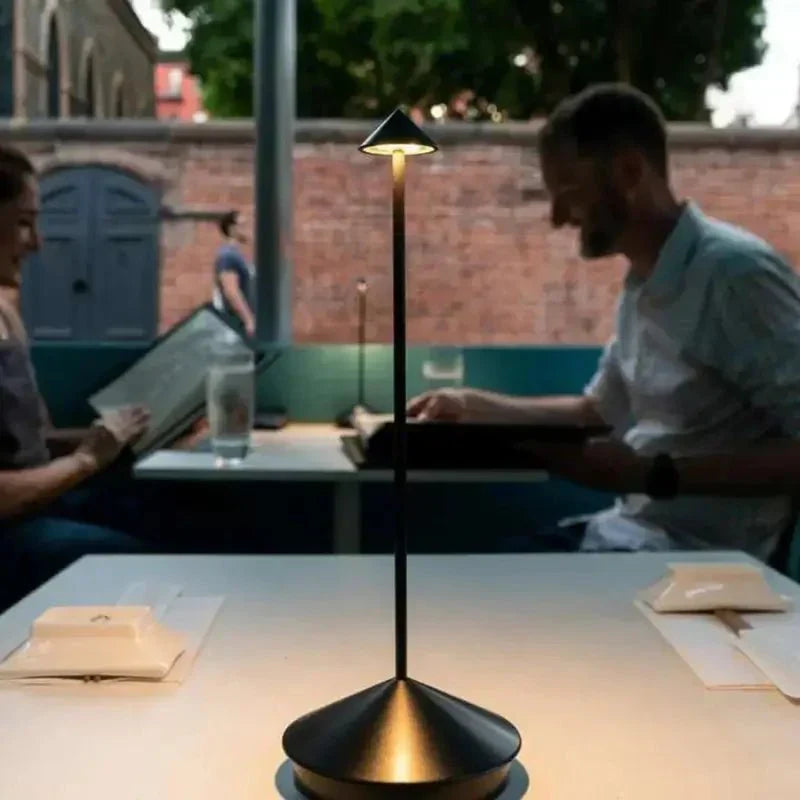 Luminária de Mesa Decorativa Sem Fio, Recarregável com Design Moderno